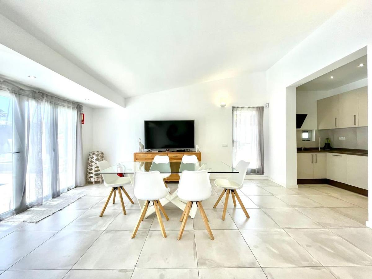 Villa 12 Адехе Экстерьер фото